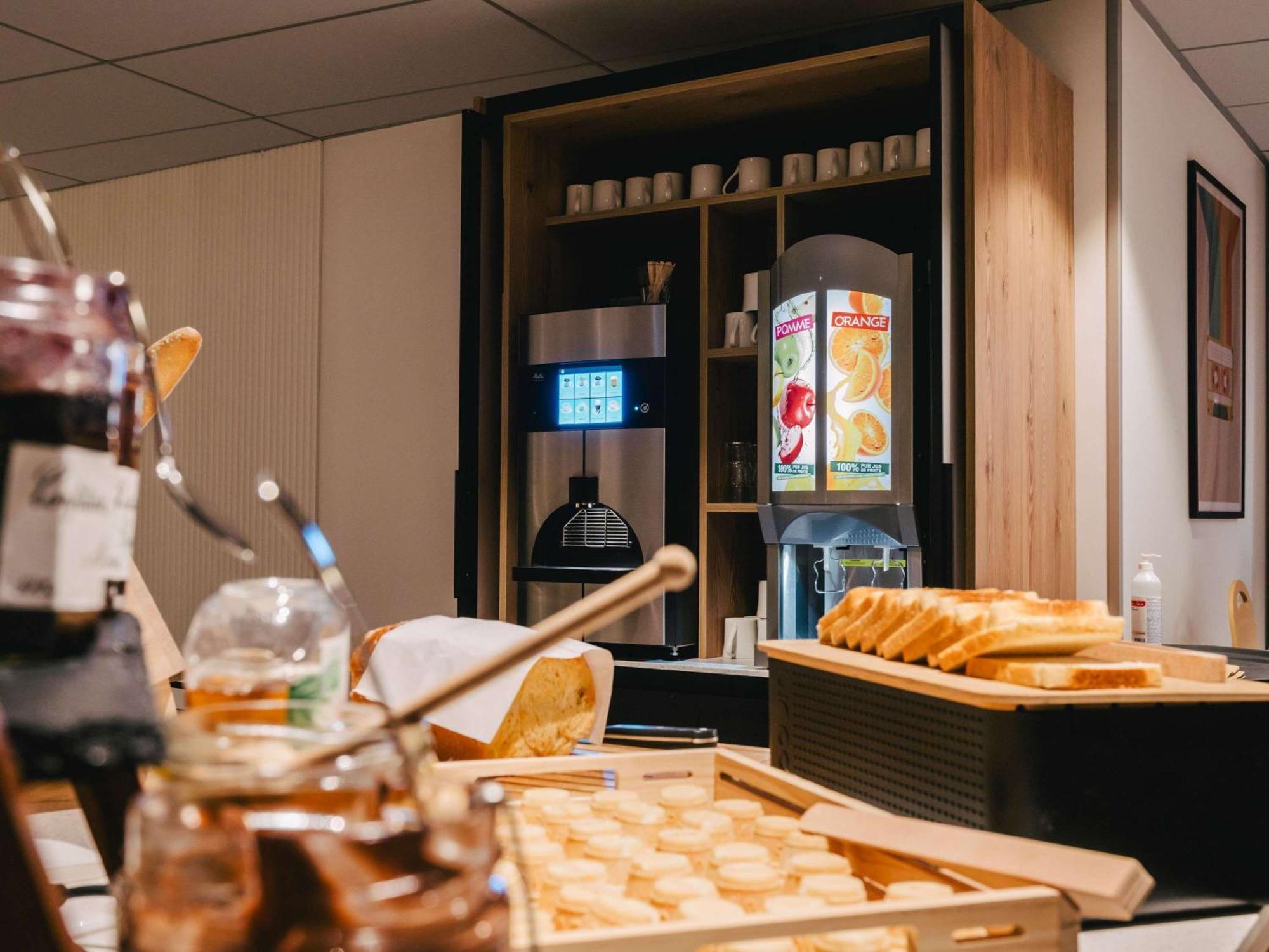 Ibis Rouen Centre Rive Droite Pasteur Hotel Екстериор снимка