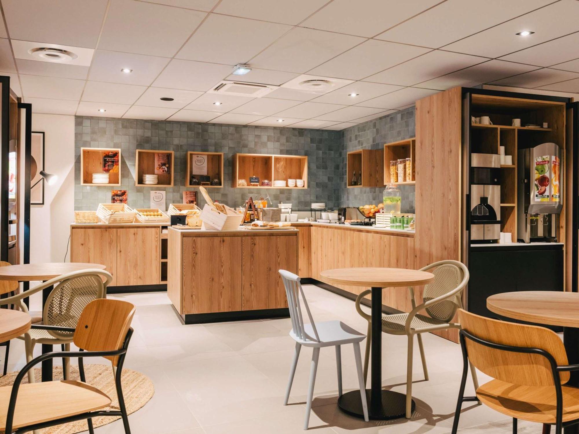 Ibis Rouen Centre Rive Droite Pasteur Hotel Екстериор снимка