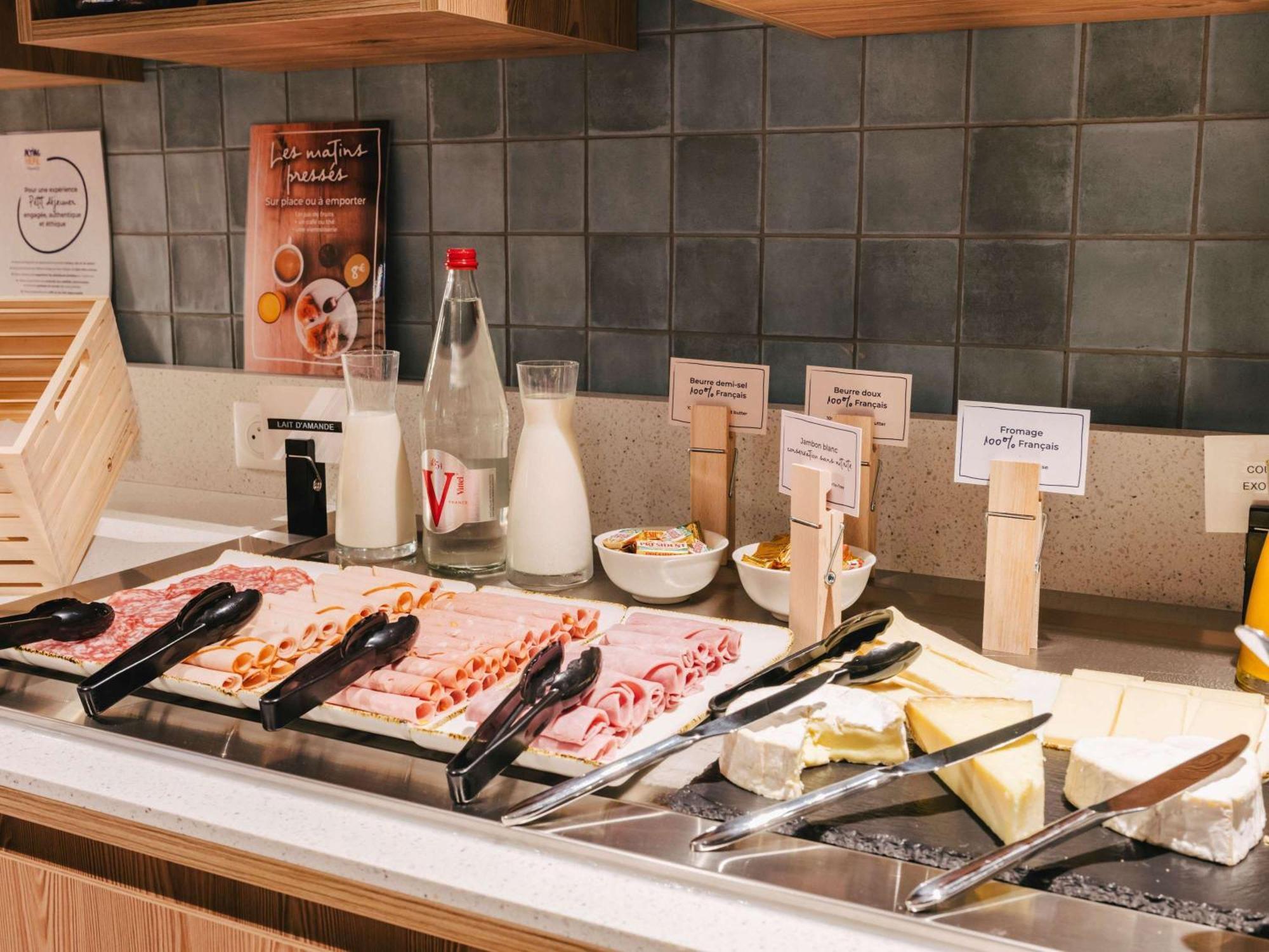 Ibis Rouen Centre Rive Droite Pasteur Hotel Екстериор снимка