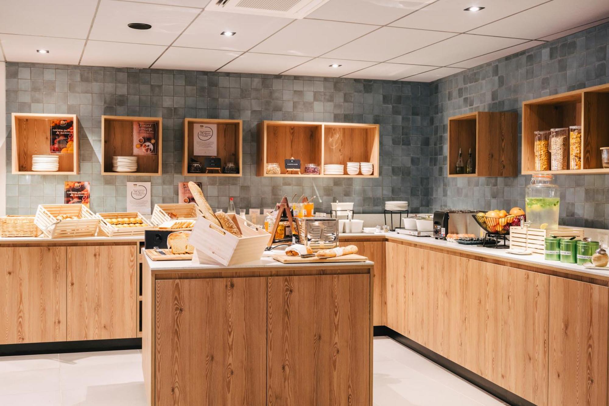 Ibis Rouen Centre Rive Droite Pasteur Hotel Екстериор снимка