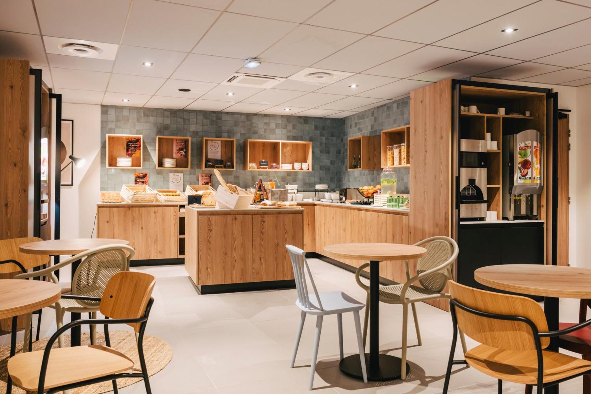 Ibis Rouen Centre Rive Droite Pasteur Hotel Екстериор снимка